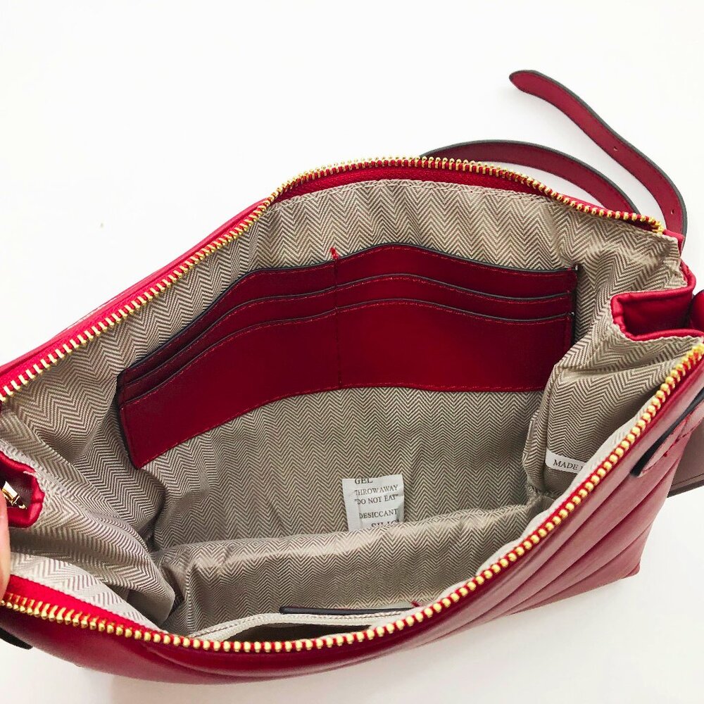 Jen & Co. Britt Vegan Puffer Crossbody Bag Red 11x8x2 inches - Picture 5 of 8